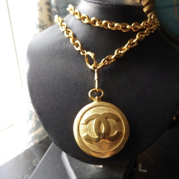 CHANEL Necklace - Picture 8 of 8